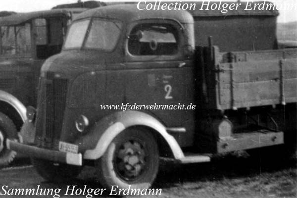 Chevrolet_1937-38_COE_Bulldog_&_GMC_T_16_B_Lettland_7_4_42