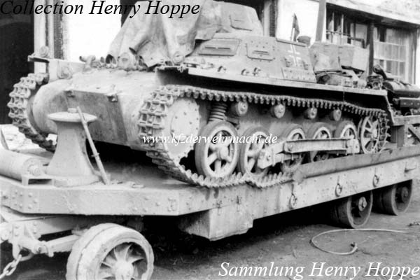 Coder 30t Tiefladeanhnger mit Panzer I B, Hoppe